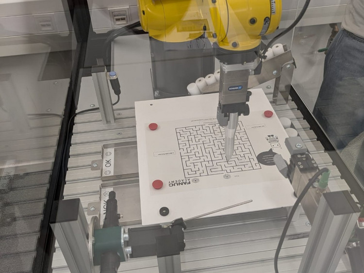 Roboter, Technik und Spaß: Einblicke in die Zukunft bei Fanuc für unsere 8. Klässler