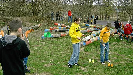 Täglich führen die Schulsportmentoren in der großen Pause Sportaktivitäten durch.