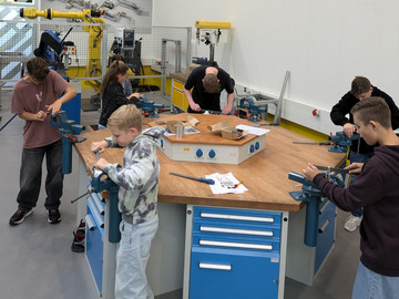 Workshop bei FANUC: Ein spannender Tag für die TECademy 7