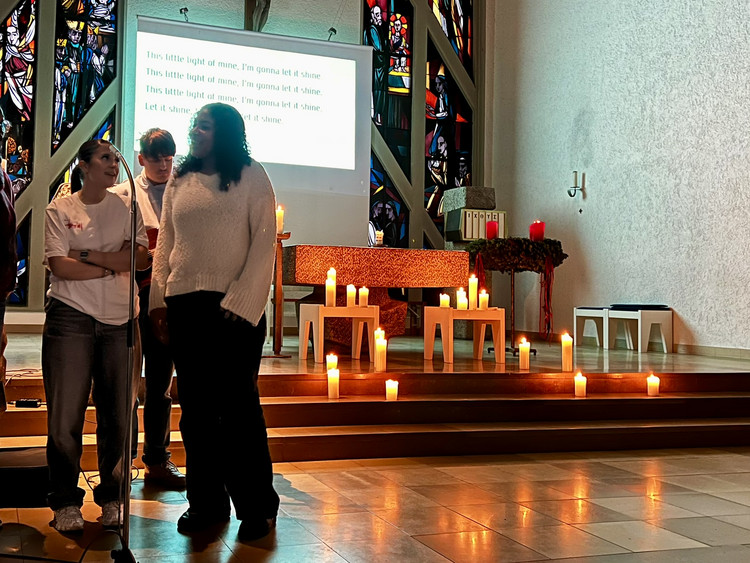Weihnachtsgottesdienst „Licht in der Dunkelheit“