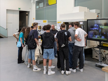 Roboter, Technik und Spaß: Einblicke in die Zukunft bei Fanuc für unsere 8. Klässler