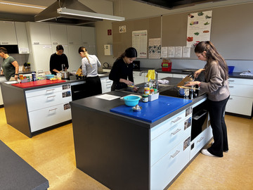 Ein wichtiger Schritt auf dem Weg zum Abschluss – Praktische Prüfungen und Kommunikationsprüfung