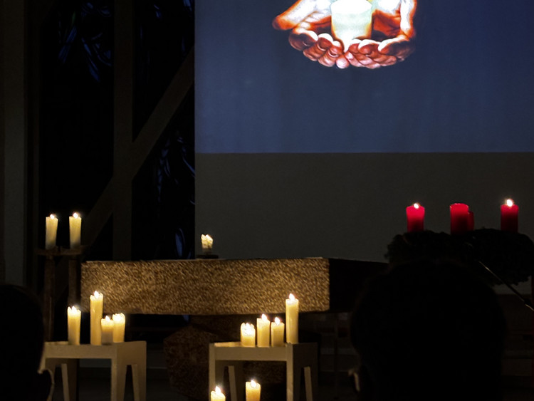 Weihnachtsgottesdienst „Licht in der Dunkelheit“