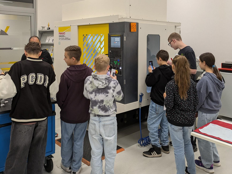 Workshop bei FANUC: Ein spannender Tag für die TECademy 7